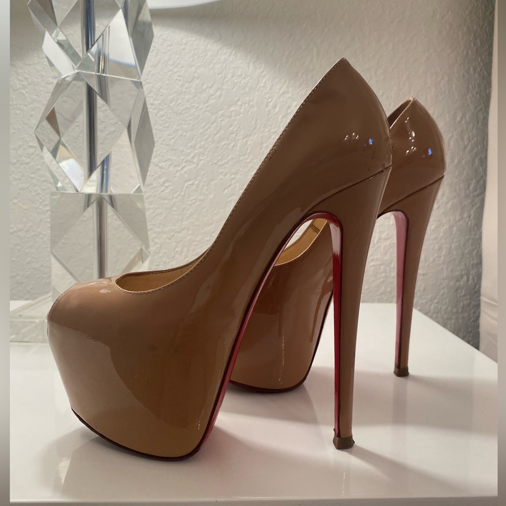 Christian louboutin sky high 36